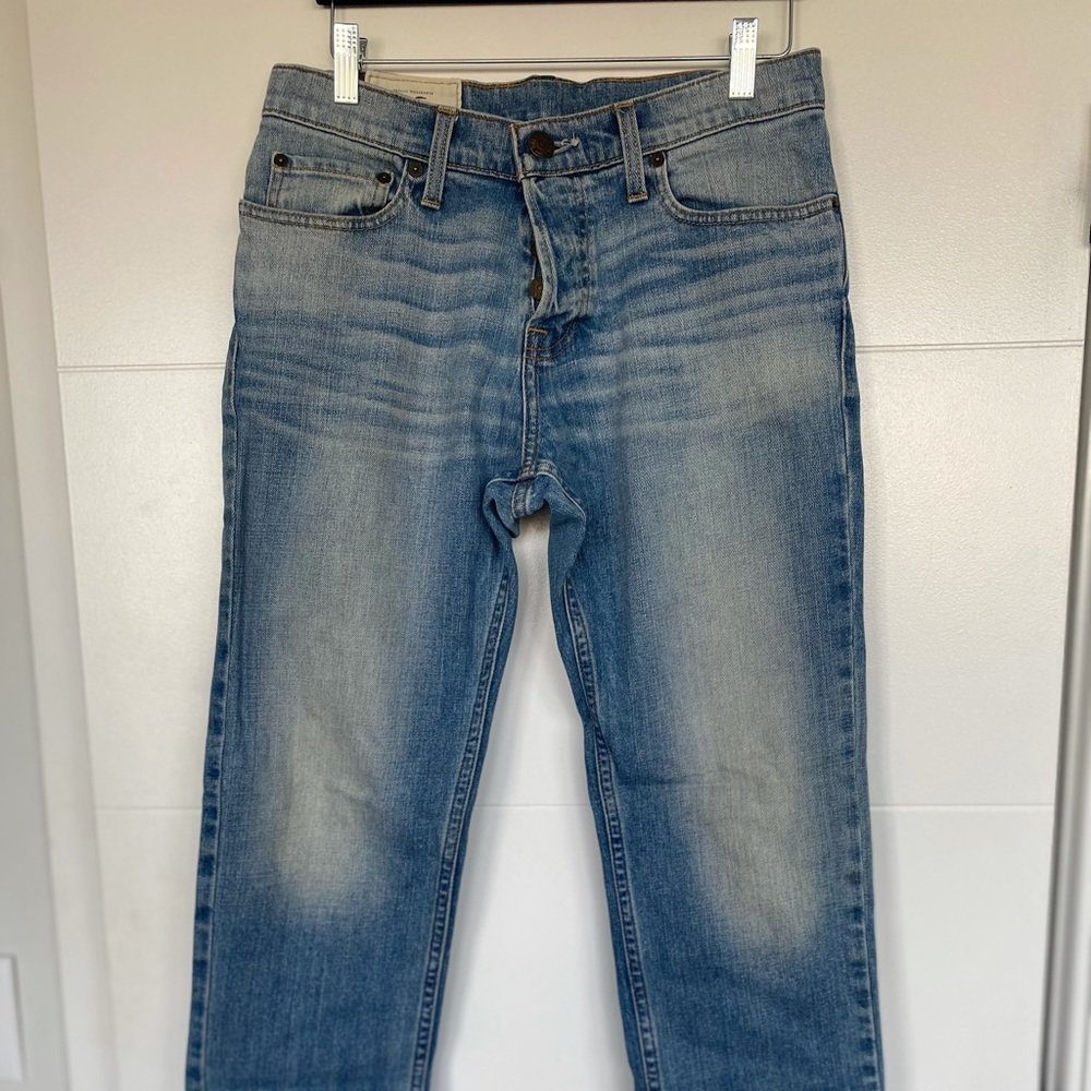 Hollister men’s stone wash jeans with buttons size w 32 L 30
